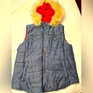 GAP Inspi(red) women’s winter vest
